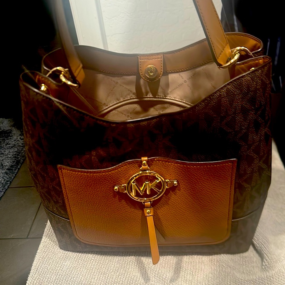 Michael Kor’s Hobo handbag